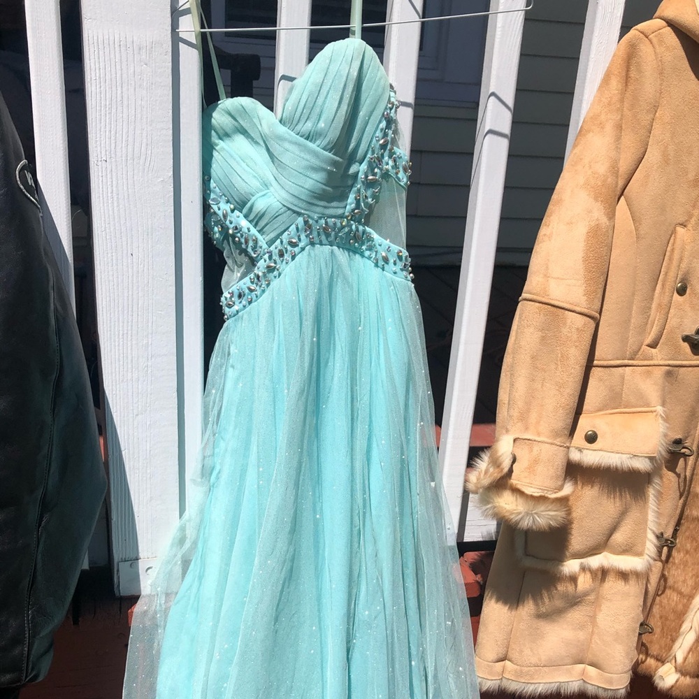 turquoise sparkly dress!